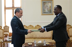 I.R. Iran, Ministry of Foreign Affairs- Ivory Coast new envoy presents credentials to FM Araghchi on Africa Day